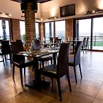 & Restaurace Na Jitrach Semice