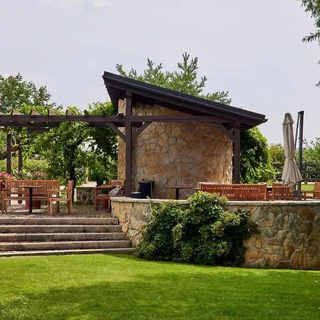 & Restaurace Na Jitrach