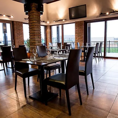 & Restaurace Na Jitrach Semice