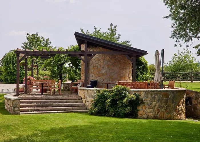 & Restaurace Na Jitrach