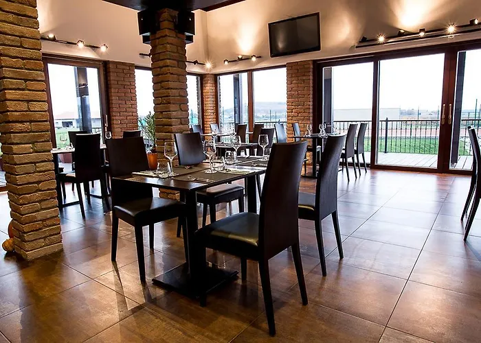 & Restaurace Na Jitrach Semice